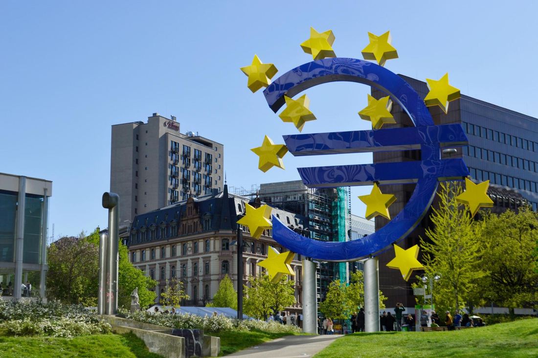Euro sculpture in a city park
